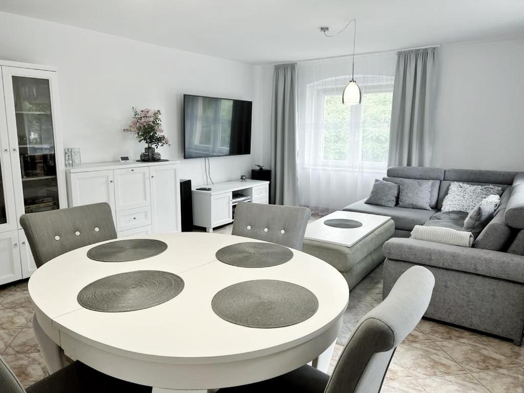 GOŁĘBI PUCH - Przytulny Apartament z Ogrodem, Kudowa Zdrój Exterior foto